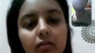Beautiful gujju bhabhi flaunts nude young bf